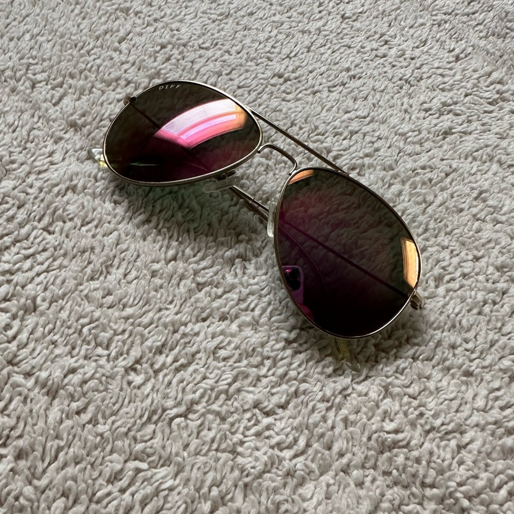 Diff Eyewear Aviator Sunglasses Silver Frame Pink Gradient Lenses